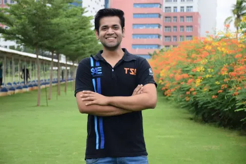 Abhay Tak